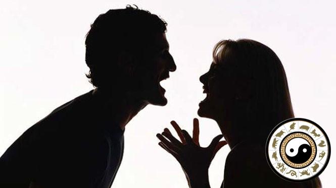 Mơ thấy mình cãi nhau với người khác vì tiền